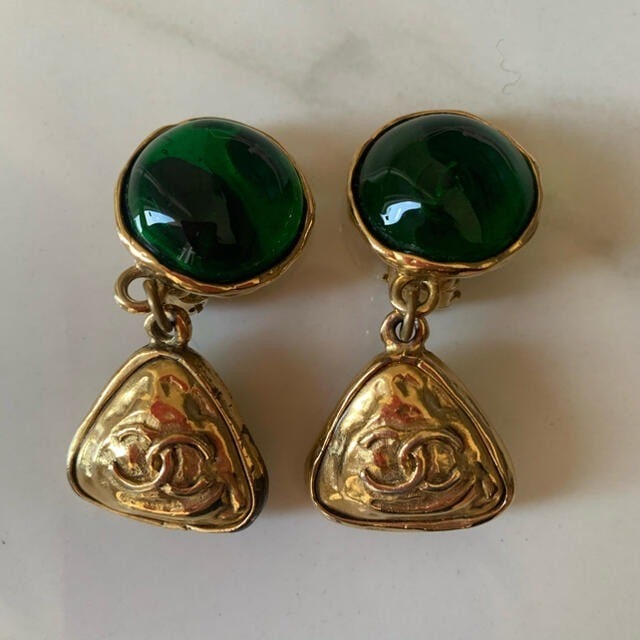 Vintage Chanel Coco Mark Gold Plated Triangle Earring Green Gripoix (1 of 8)