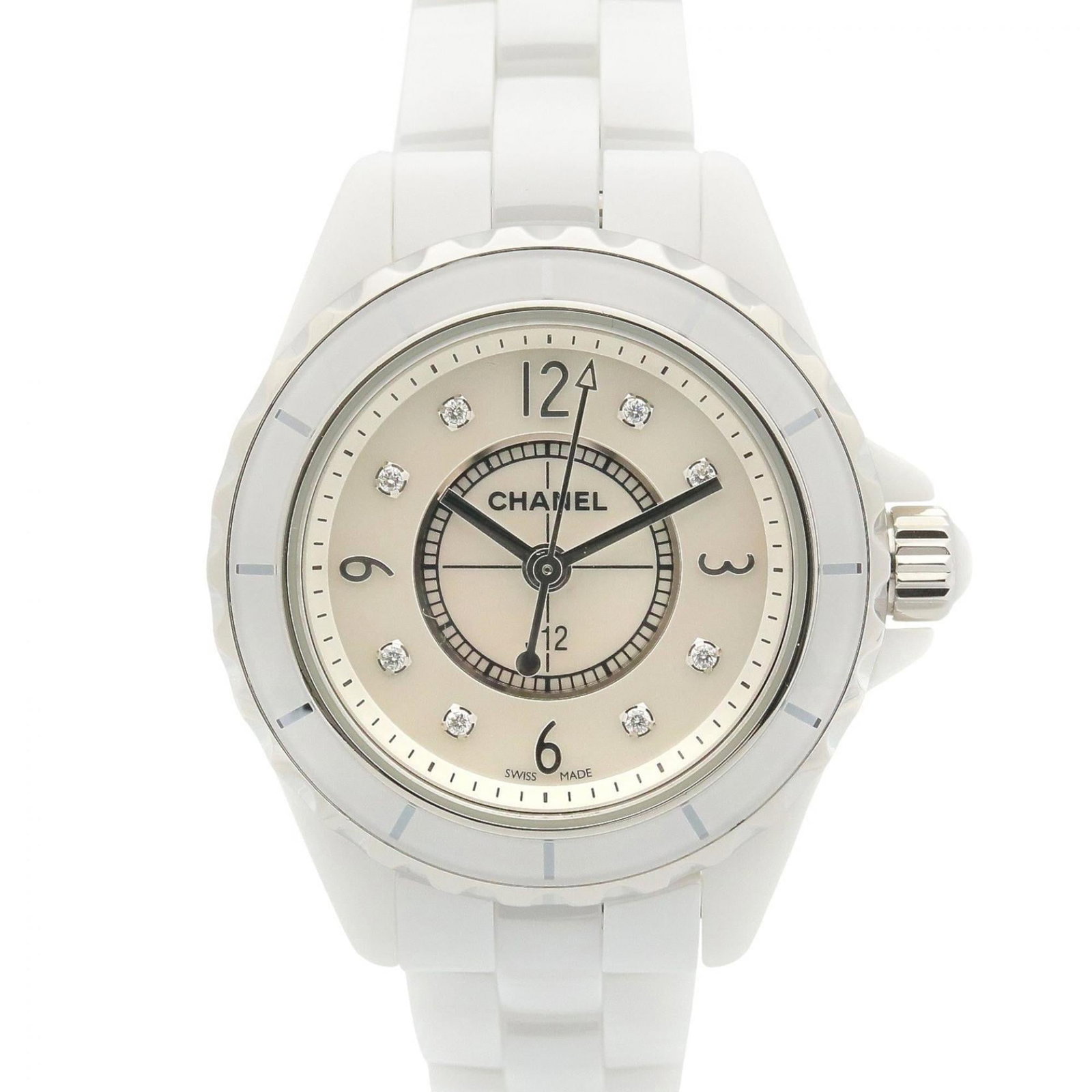 Wristwatch from Chanel: Wristwatch from Chanel A stunning Chanel wristwatch, crafted from sleek ceramic materials, boasts a crisp white dial and elegant 29mm case diameter, perfect for adding a touch of sophisticated luxury 