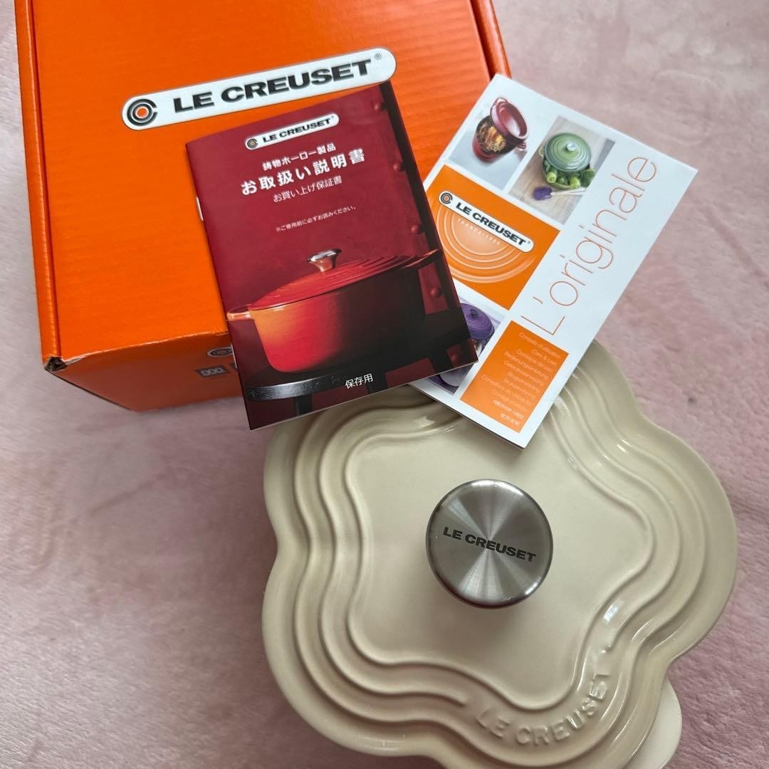 Le Creuset Flower Cocotte Dutch Oven Dune Almond Enameled Cast Iron With Box (1 of 7)