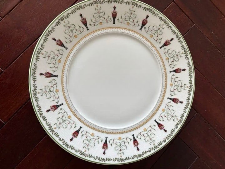 Bernardo Limoges Christmas Grenadiers Holiday Dessert Plate 7in Bernardaud (1 of 5)