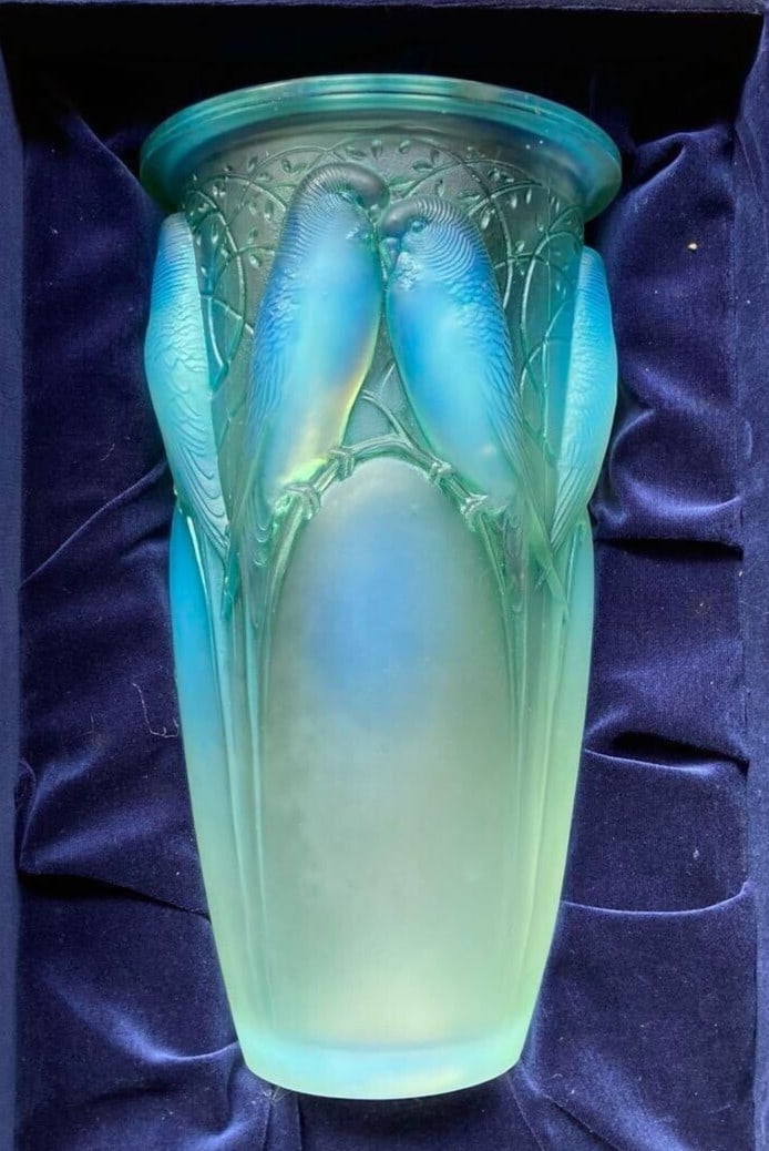 Rene Lalique France Ceylan Vase 1924 opalescent green patina 9.5in box: Rene Lalique France Ceylan Vase 1924 opalescent green patina 9.5in box Experience the timeless elegance of Art Deco with this stunning Rene Lalique Ceylan Vase, crafted in opalescent green patina and