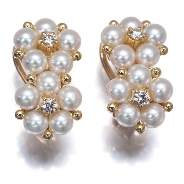 Mikimoto Earrings Baby Akoya Pearl Diamond Flower 18K 750 Yellow Gold: Mikimoto Earrings Baby Akoya Pearl Diamond Flower 18K 750 Yellow Gold Elevate your elegance with these stunning 18k yellow gold earrings featuring a beautiful Baby Akoya pearl and diamond flower desig