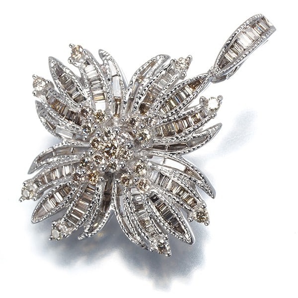 Brown Diamond 1.00Ct Flower Pendant 18K 750 White Gold: Brown Diamond 1.00Ct Flower Pendant 18K 750 White Gold A stunning 1.00ct brown diamond takes center stage in this elegant 18k white gold flower pendant, showcasing the beauty of natural craftsmanship