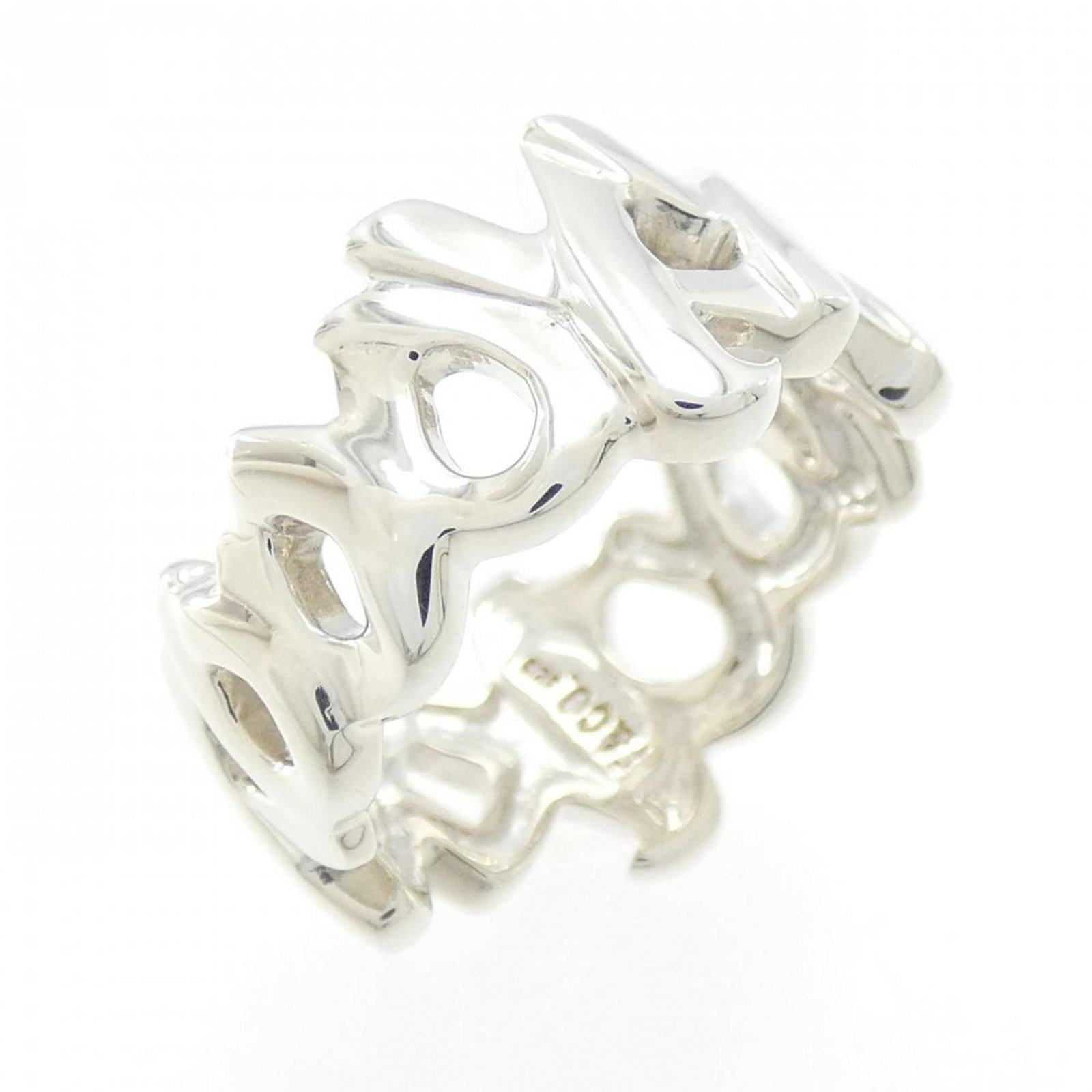 Tiffany silver ring band.: Tiffany silver ring band. A Tiffany silver ring band with 925 sterling silver material and a comfortable US size 4.5, this elegant piece is made from high-quality silver that has been carefully