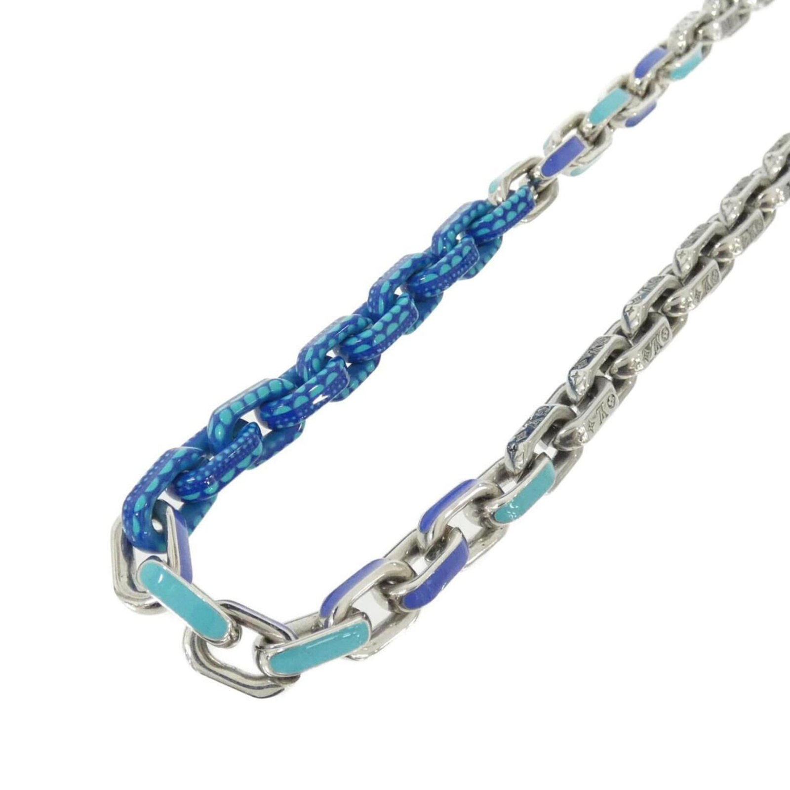 Louis Vuitton LV X YK Collier Paradise Chain Necklace: Louis Vuitton LV X YK Collier Paradise Chain Necklace A statement piece for the modern man, this Louis Vuitton LV X YK Collier Paradise Chain Necklace boasts a sleek design with an enamel blue hue.