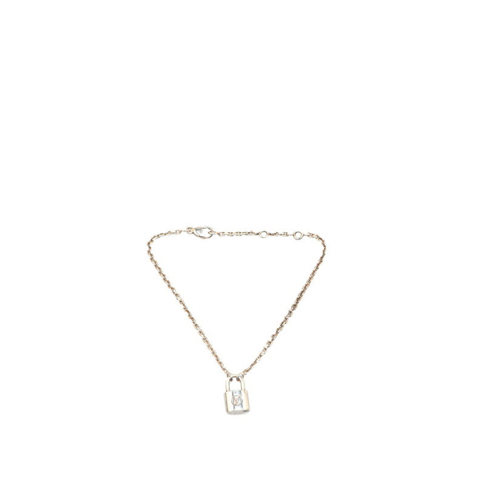 Louis Vuitton Charm Bracelet Silver 925: Louis Vuitton Charm Bracelet Silver 925 A delicate Louis Vuitton charm bracelet made from sterling silver 925, featuring a subtle silver finish and a total length of 18cm. The chain is adorned with a