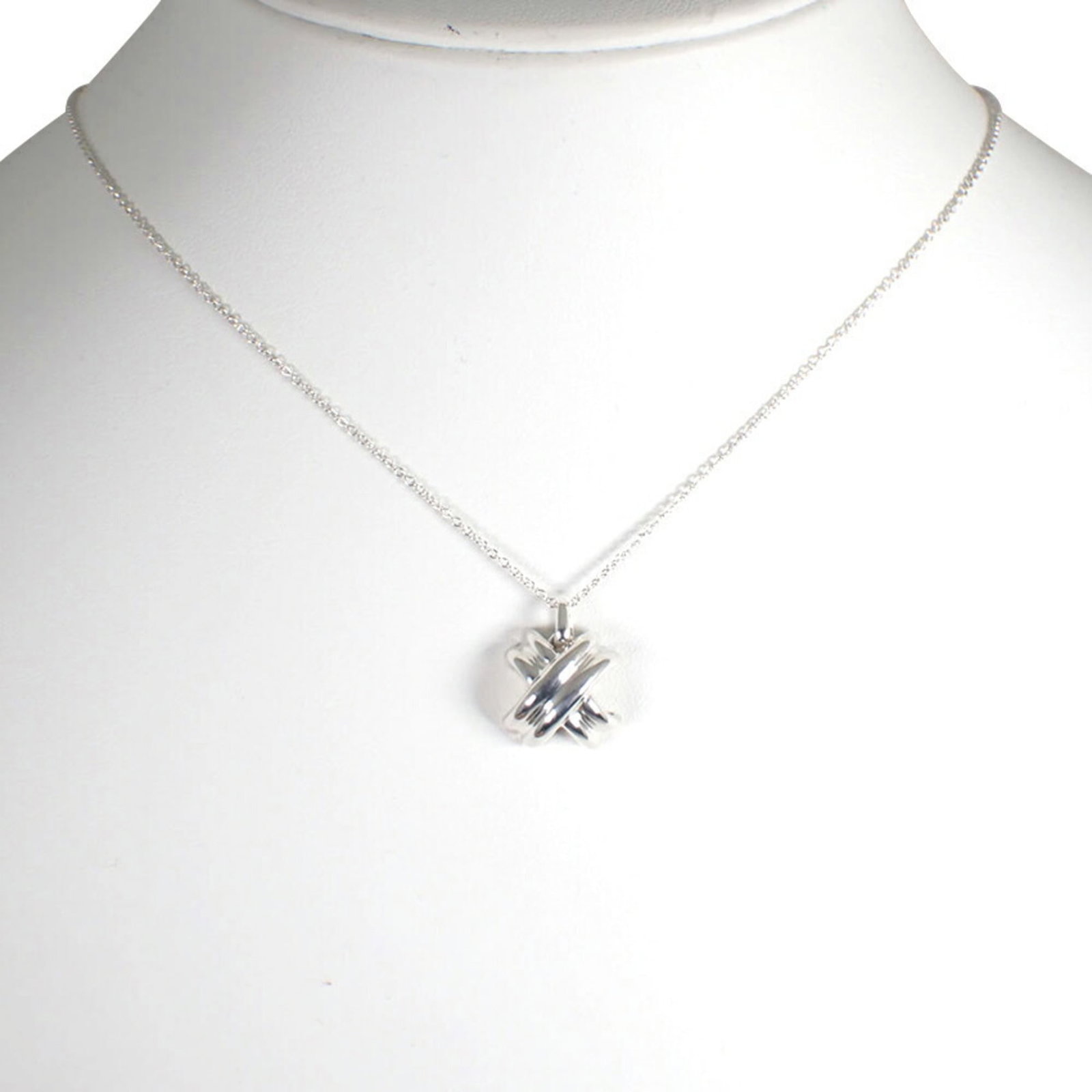 Tiffany 925 signature cross pendant necklace: Tiffany 925 signature cross pendant necklace A stunning Tiffany 925 signature cross pendant necklace in sterling silver, featuring a 14mm x 14.1mm pendant with a 41.5 cm / 16.33'' adjustable neck