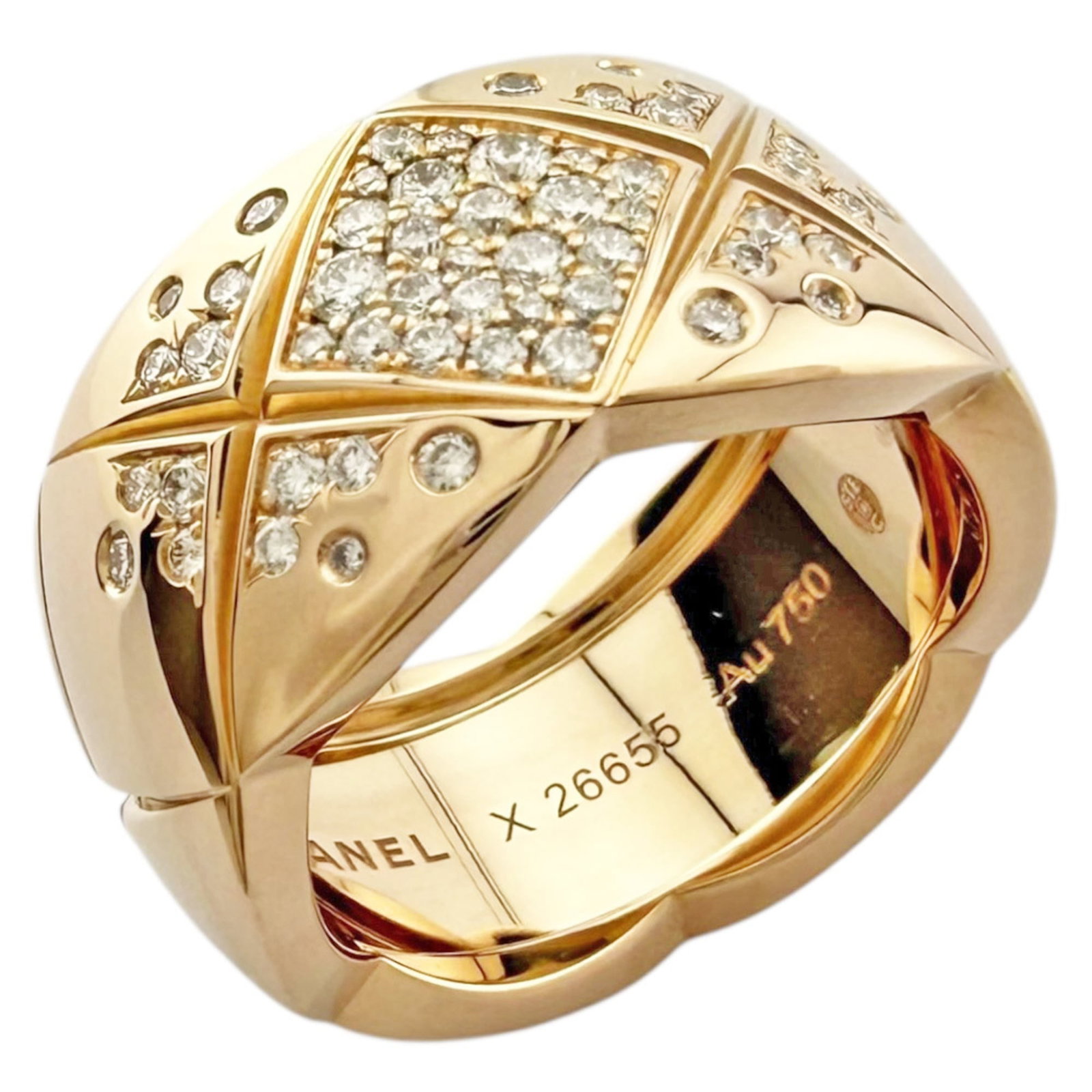 Chanel Coco Crush is a pre-owned women's diamond ring in 18k gold. (1 of 9)