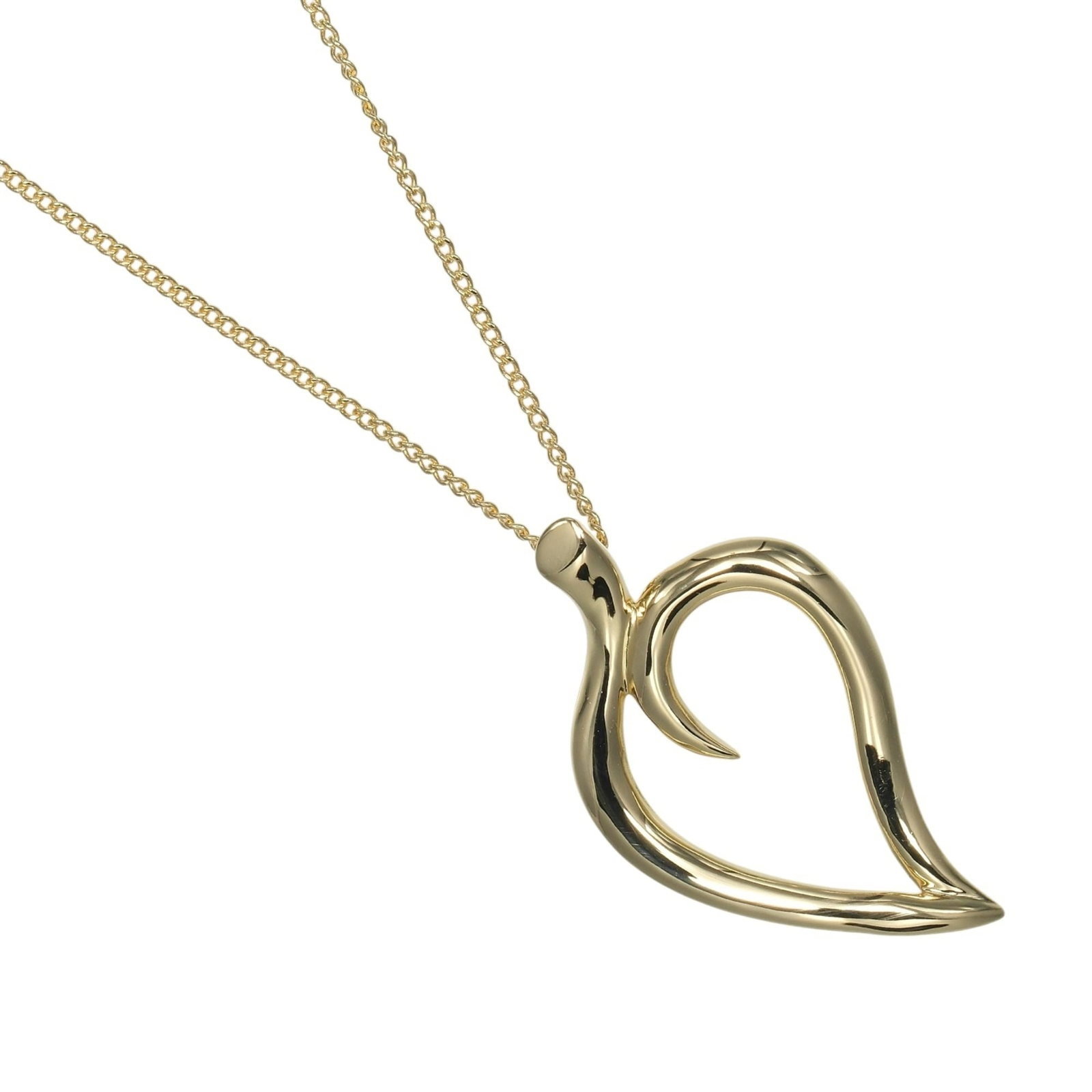 Tiffany & Co. Leaf Necklace, 18K Yellow Gold, Approx. 4.52g.: Tiffany & Co. Leaf Necklace, 18K Yellow Gold, Approx. 4.52g. A delicate 18K yellow gold leaf necklace from Tiffany & Co., featuring a slender pendant with intricate details. This elegant piece is craf