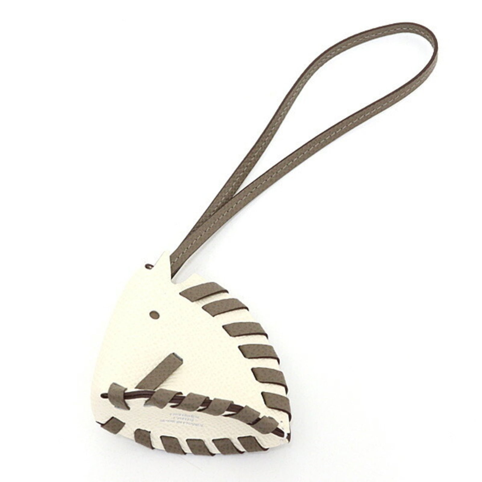 Hermes Handbag Epsom Leather: Hermes Handbag Epsom Leather Experience the timeless elegance of the Hermes Handbag Epsom Leather, crafted from high-quality calfskin and boasting a sophisticated Etoupe Gray and White color