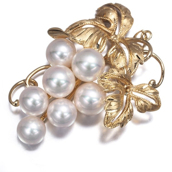 Mikimoto Pendant Akoya Pearl 5.8-6.7Mm Grapes 14K 585 Yellow Gold: Mikimoto Pendant Akoya Pearl 5.8-6.7Mm Grapes 14K 585 Yellow Gold Experience the luster of Mikimoto's renowned Akoya pearls in this exquisite 14k yellow gold pendant. Crafted with precision, this piec