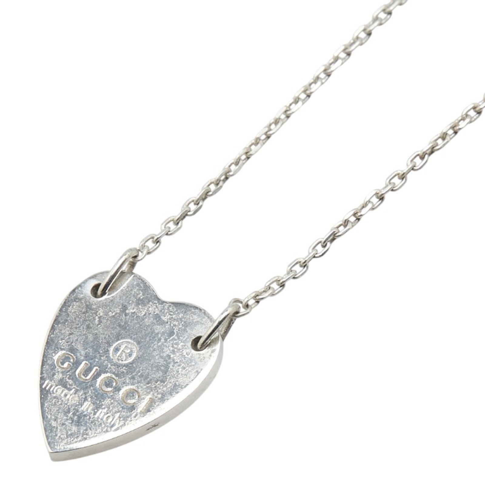 Gucci heart plate necklace in silver for women (1 of 6)