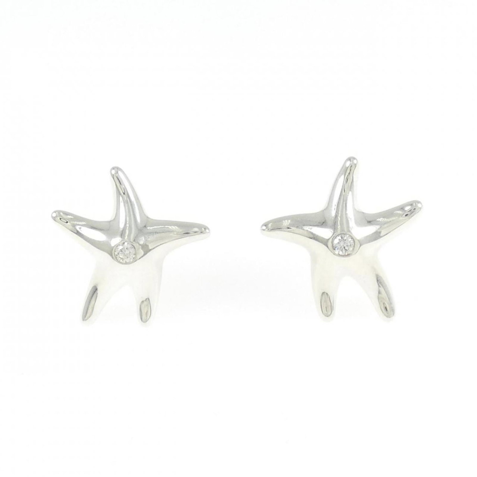 Tiffany Stud Earrings Silver 925: Tiffany Stud Earrings Silver 925 Elegant and sophisticated, these Tiffany stud earrings shine with 16.70mm x 15.90mm diamonds set in sterling silver 925. With a few traces of usage visible, they