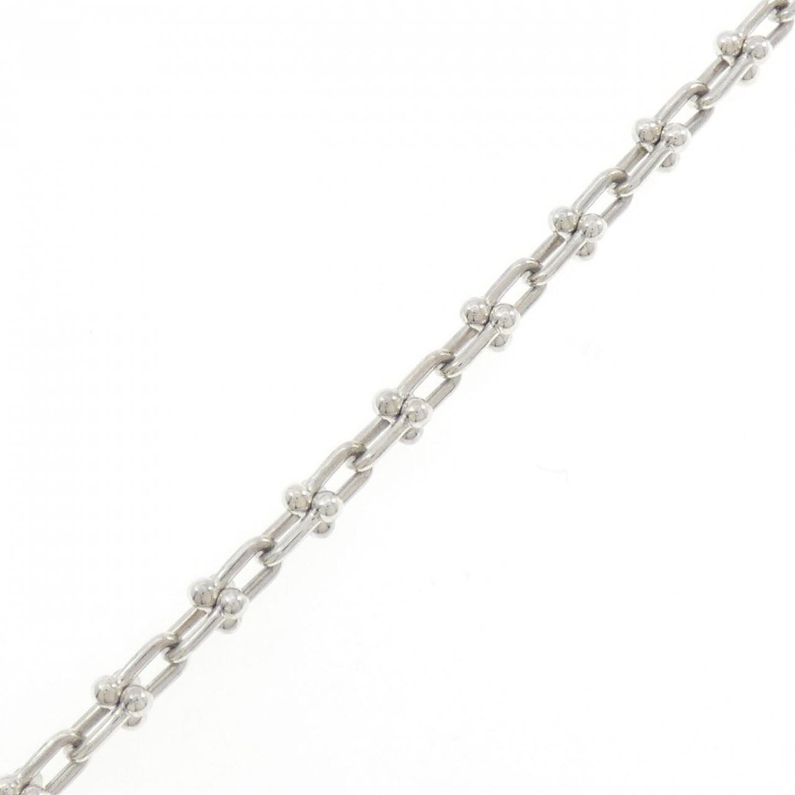 Tiffany link bracelet silver 925: Tiffany link bracelet silver 925 A beautiful Tiffany link bracelet made from sterling silver 925, this elegant piece boasts a sleek and sophisticated design that adds a touch of luxury to any outfit.