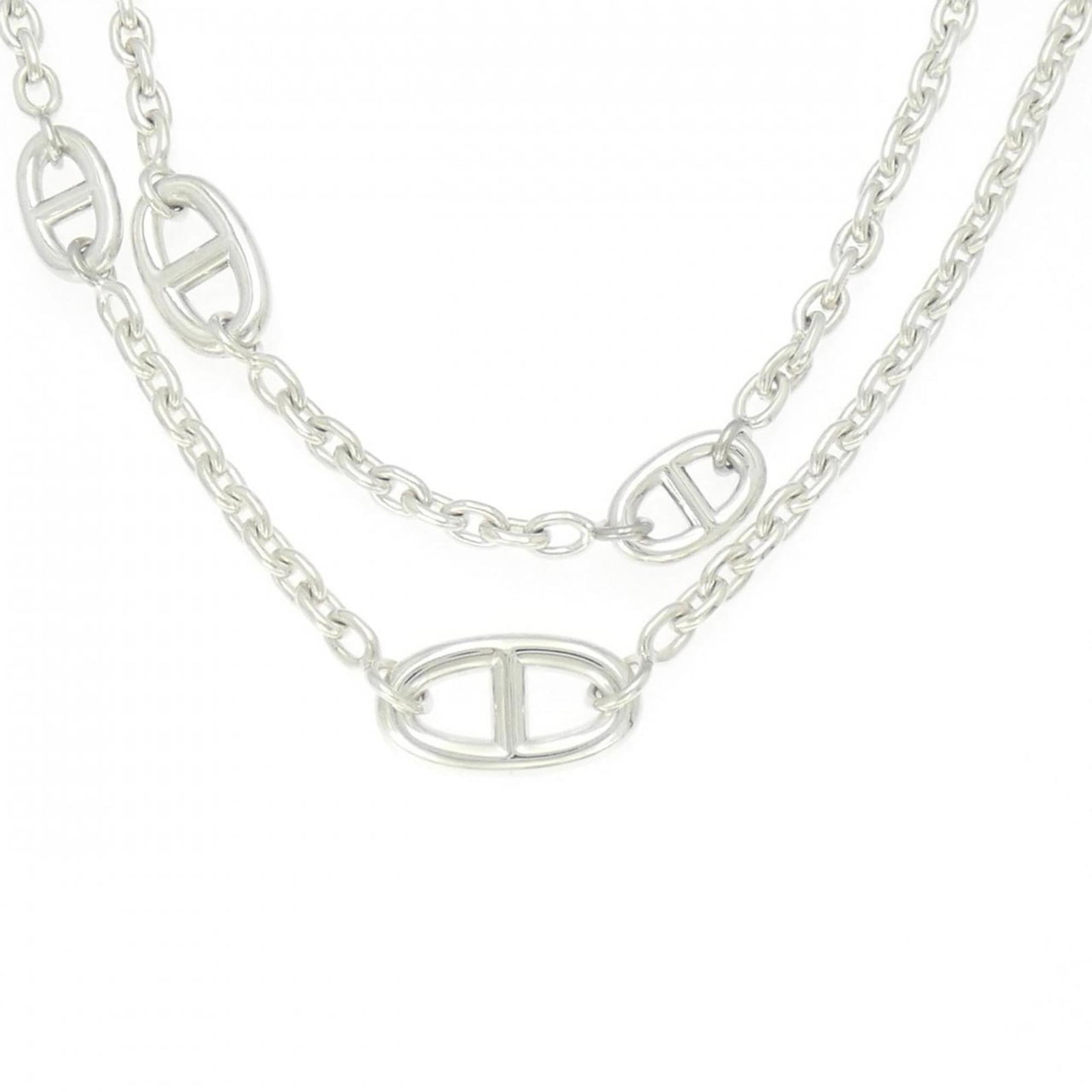 Hermes Farandole is a necklace.: Hermes Farandole is a necklace. A silver 925 Hermes Farandole necklace with a nice, nearly new condition, featuring a subtle design that adds elegance to any outfit. With a comfortable neck circumfere