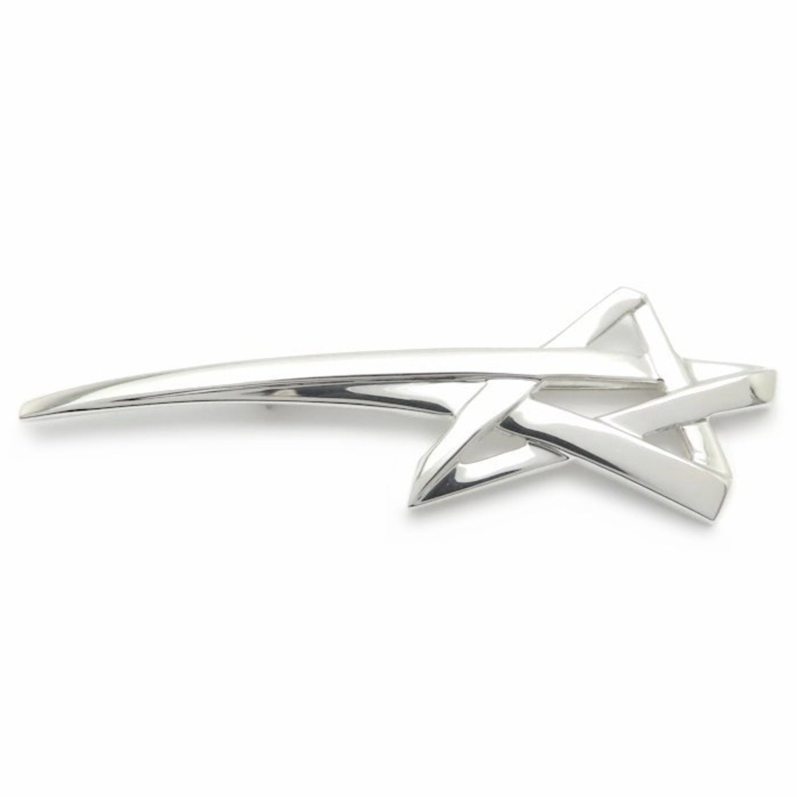 Tiffany is a silver brooch.: Tiffany is a silver brooch. A beautiful silver brooch from Tiffany, featuring a sleek design with subtle scratches and minor wear. Made from high-quality 925 silver, this piece has been carefully