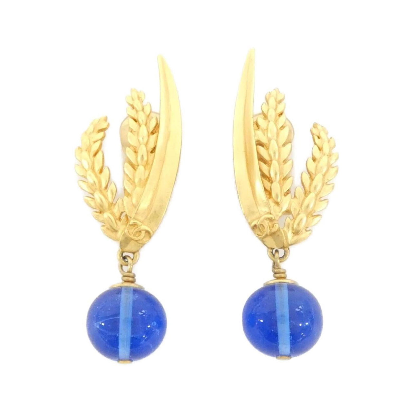 Earrings by Chanel: Earrings by Chanel Authentic Chanel clip earrings in blue, featuring a classic design with subtle details. With some minor signs of wear, these earrings still retain their signature style and