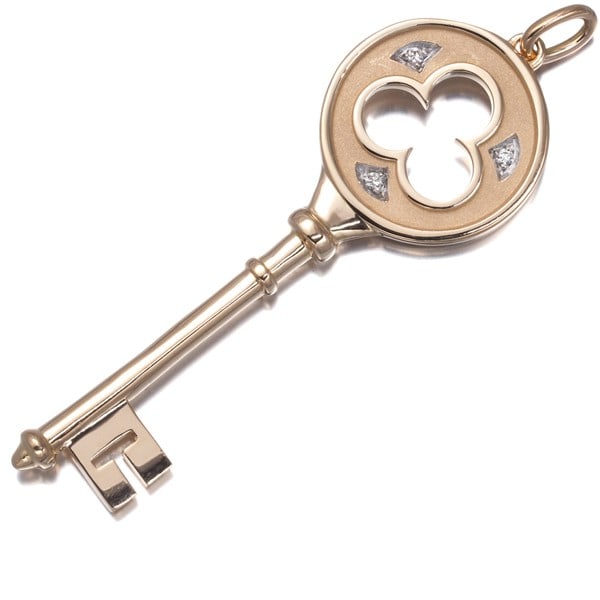 Tiffany&Co. Pendant Diamond Tiffany Keys - Clover Key Charm 18K Rg/ Wg: Tiffany&Co. Pendant Diamond Tiffany Keys - Clover Key Charm 18K Rg/ Wg A stunning 18k multi-tone gold Tiffany & Co. pendant showcases the iconic Clover Key charm, adorned with a natural diamond. This 
