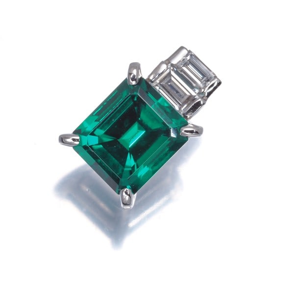 Crescent Vert Pendant Lab-Created Emerald 1.62Ct Diamond 0.18Ct Pt 950 (1 of 4)
