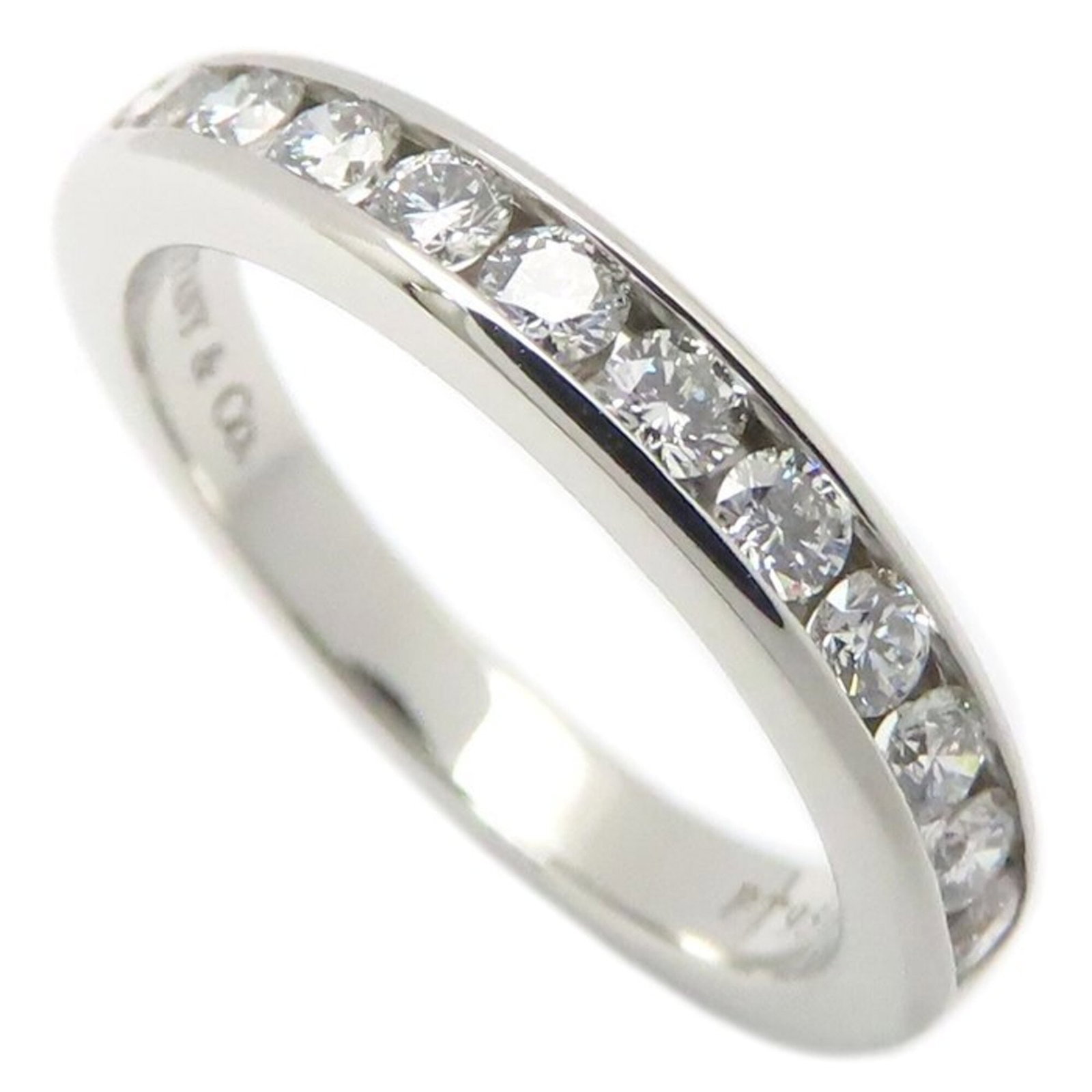 Tiffany Band Ring Platinum 950: Tiffany Band Ring Platinum 950 A stunning Tiffany band ring made from 950 platinum, this elegant piece boasts a sleek design that exudes sophistication and refinement. With its high-quality platinum