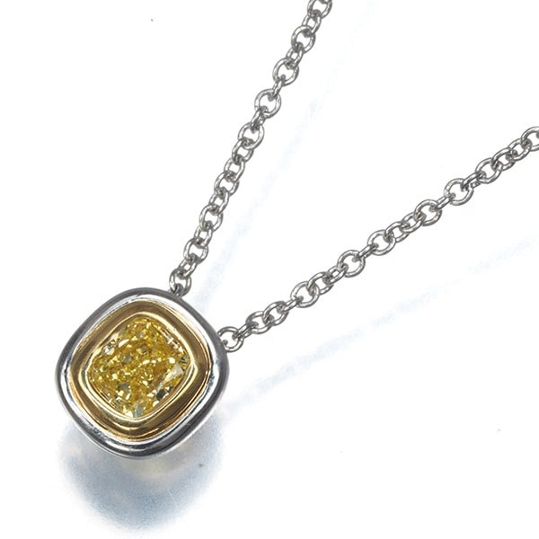 Tiffany&Co. Necklace Yellow Diamond 0.2Ct Bezet Pt 950/ 18K Yg: Tiffany&Co. Necklace Yellow Diamond 0.2Ct Bezet Pt 950/ 18K Yg A stunning Tiffany & Co. Bezet pendant necklace showcases a 0.2 carat natural yellow diamond set in platinum, crafted to perfection with
