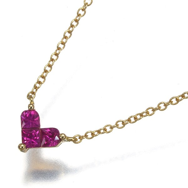 Star Jewelry Necklace Ruby 0.13Ct Mysterious Heart S 18K 750 Yellow Gold: Star Jewelry Necklace Ruby 0.13Ct Mysterious Heart S 18K 750 Yellow Gold Elevate your style with this stunning 0.13Ct ruby pendant necklace in 18k yellow gold, crafted by STAR JEWELRY. The Mysterious