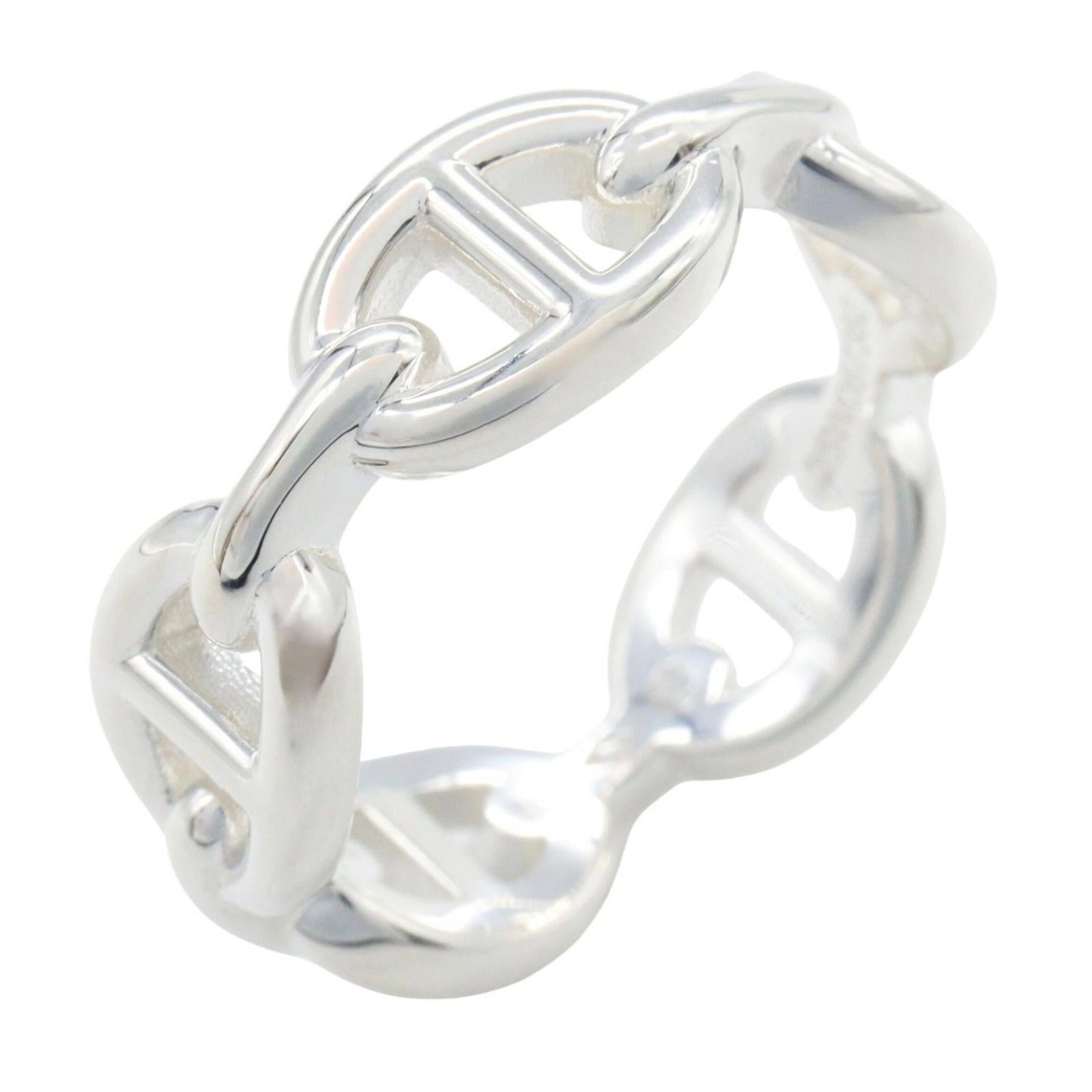 Silver band ring from Hermes.: Silver band ring from Hermes. A sleek and sophisticated silver band ring from renowned luxury brand Hermes, crafted with 925 sterling silver for a touch of understated elegance. This used ring boasts 