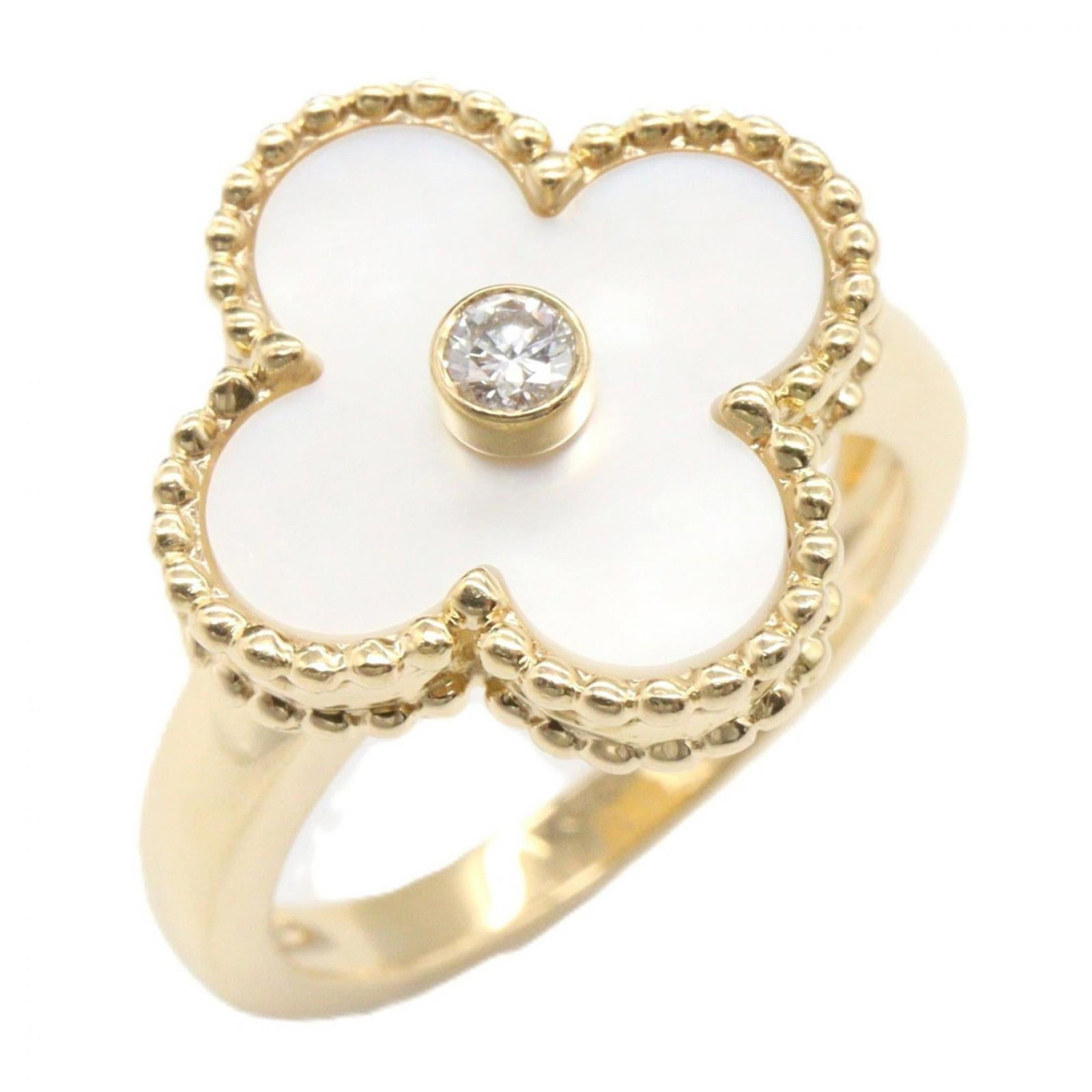 Van Cleef & Arpels White Gold 18K Band Ring: Van Cleef & Arpels White Gold 18K Band Ring A sleek and sophisticated 18K white gold band ring from Van Cleef & Arpels, featuring a clear diamond and mother of pearl stone combination that adds a touc