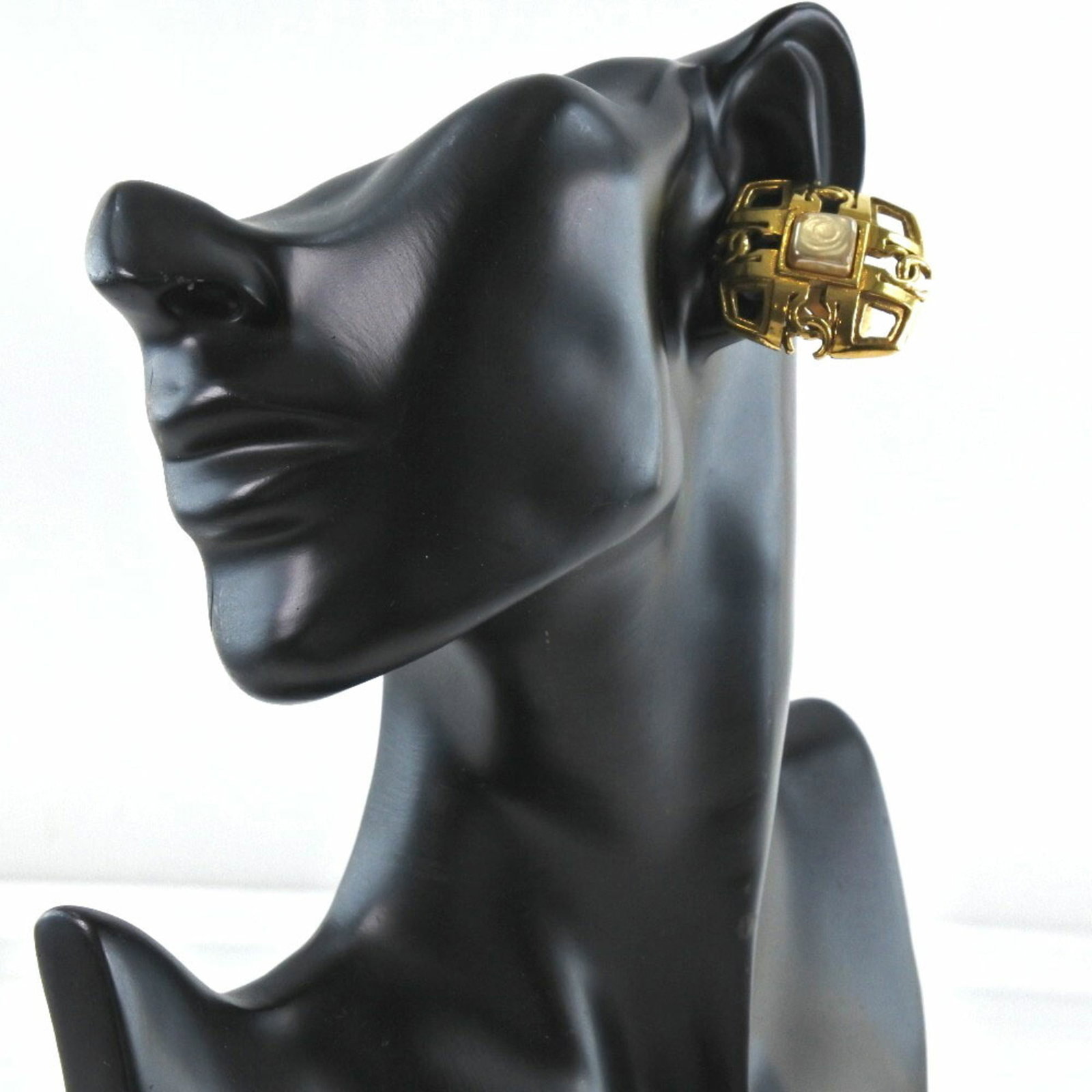 Earrings by Chanel - 7