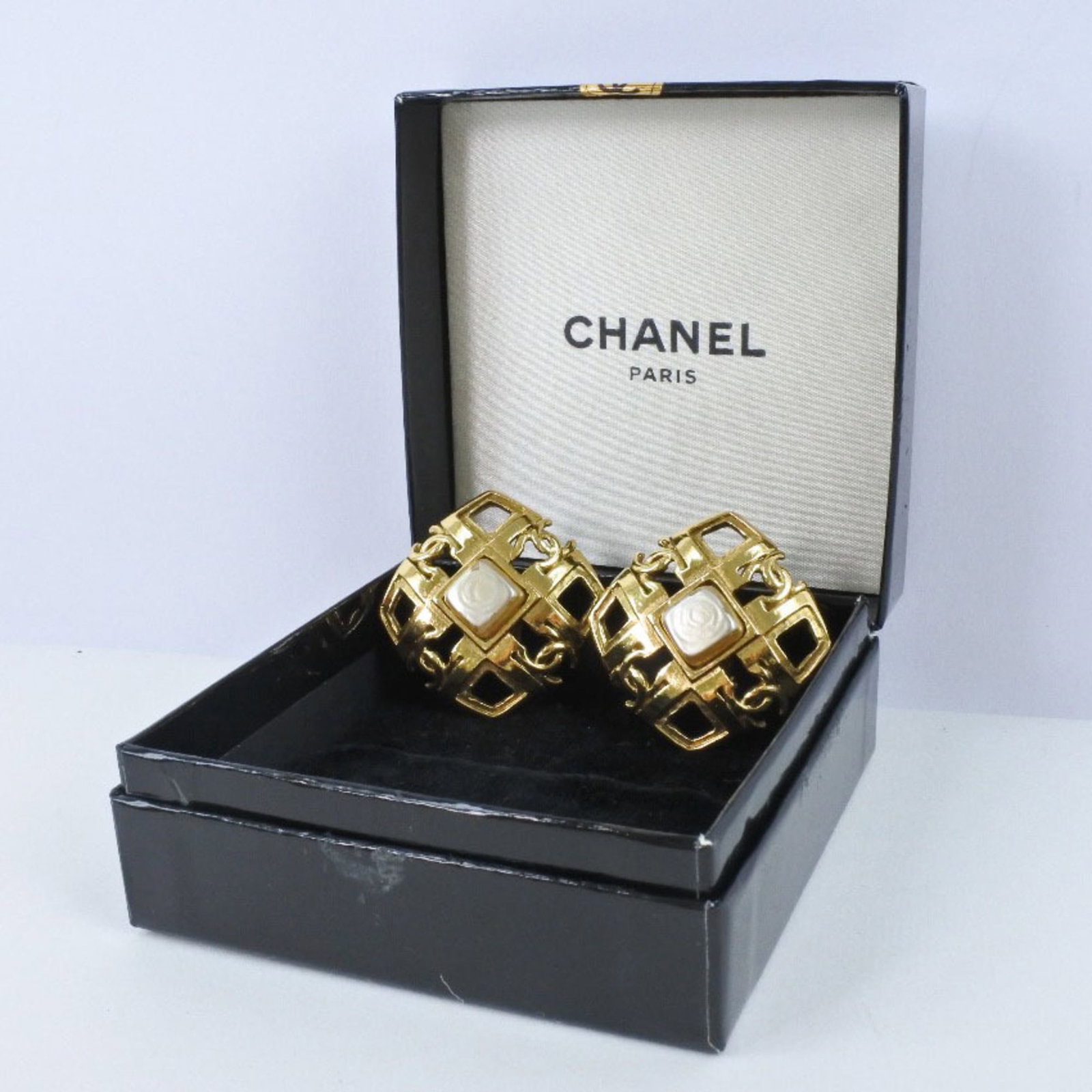 Earrings by Chanel - 8