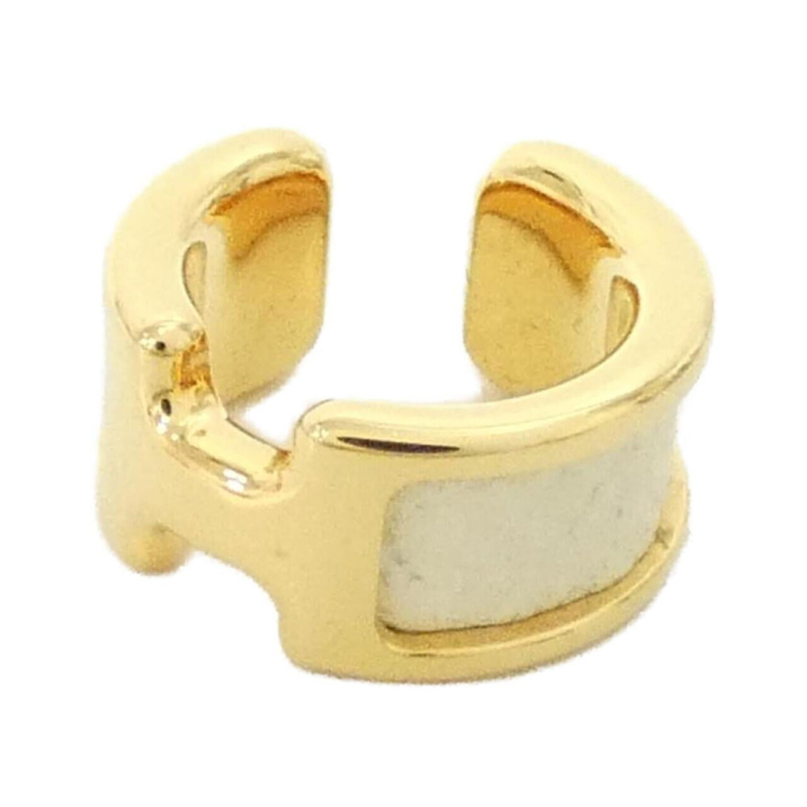 Hermes Epsom Leather Earcuff: Hermes Epsom Leather Earcuff A chic accessory from the iconic French fashion house Hermes, this Epsom Leather Earcuff boasts understated elegance with its sleek design and premium leather material.