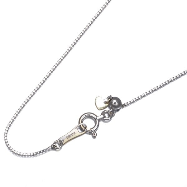 Box Chain Necklace 45Cm 18K 750 White Gold: Box Chain Necklace 45Cm 18K 750 White Gold A sleek 45cm long necklace made from 18k white gold, crafted in Japan. This elegant chain design is the main feature of this piece, with no additional
