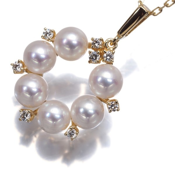 Mikimoto Necklace Akoya Pearl 5.3Mm Diamond Circle 18K 750 Yellow Gold: Mikimoto Necklace Akoya Pearl 5.3Mm Diamond Circle 18K 750 Yellow Gold A stunning 18k yellow gold pendant showcases a beautiful Akoya pearl with a diameter of 5.3mm, set in a diamond circle design.