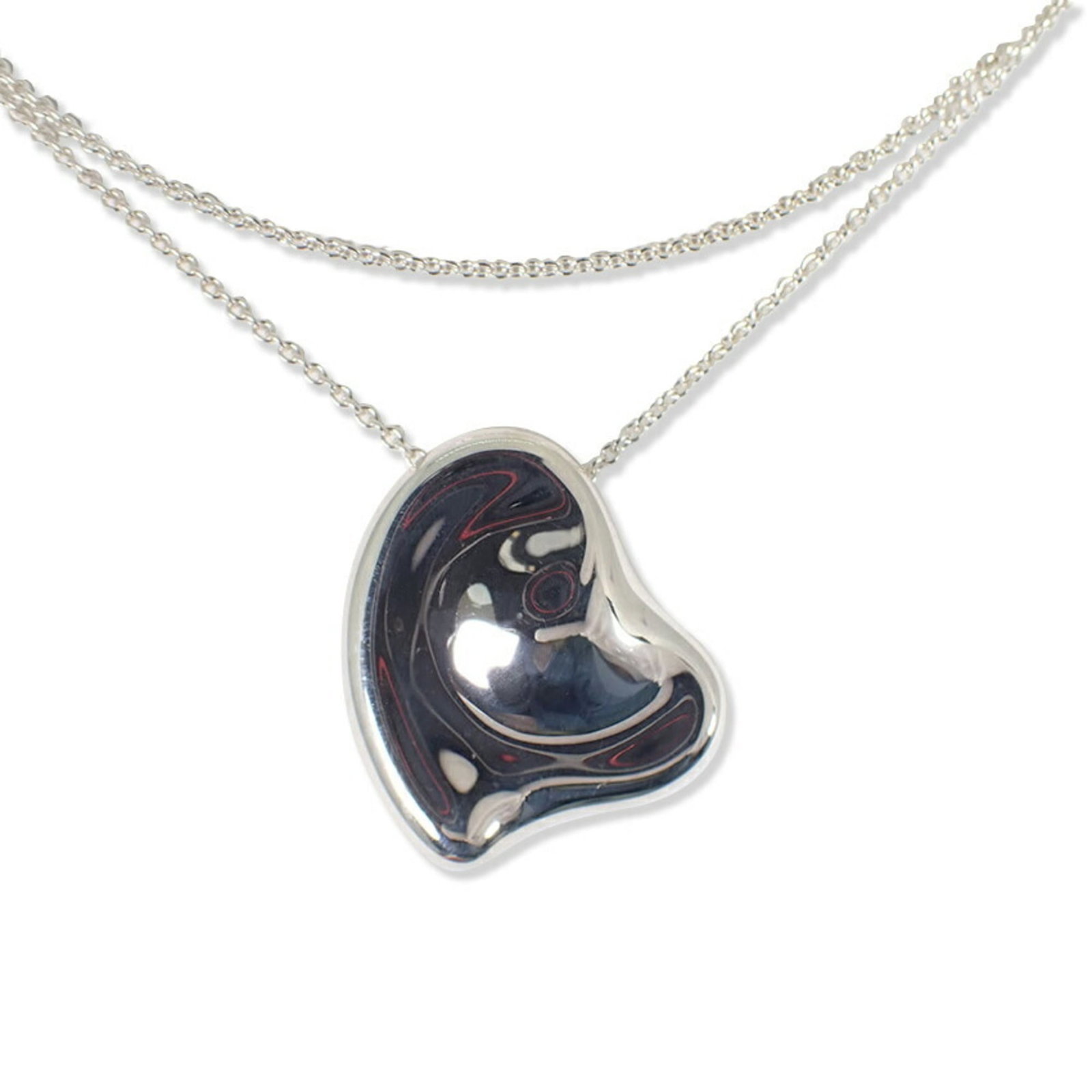 Tiffany and Co full heart pendant necklace: Tiffany and Co full heart pendant necklace A stunning Tiffany and Co sterling silver full heart pendant necklace, expertly crafted with intricate details, is up for auction. This beautiful piece boast