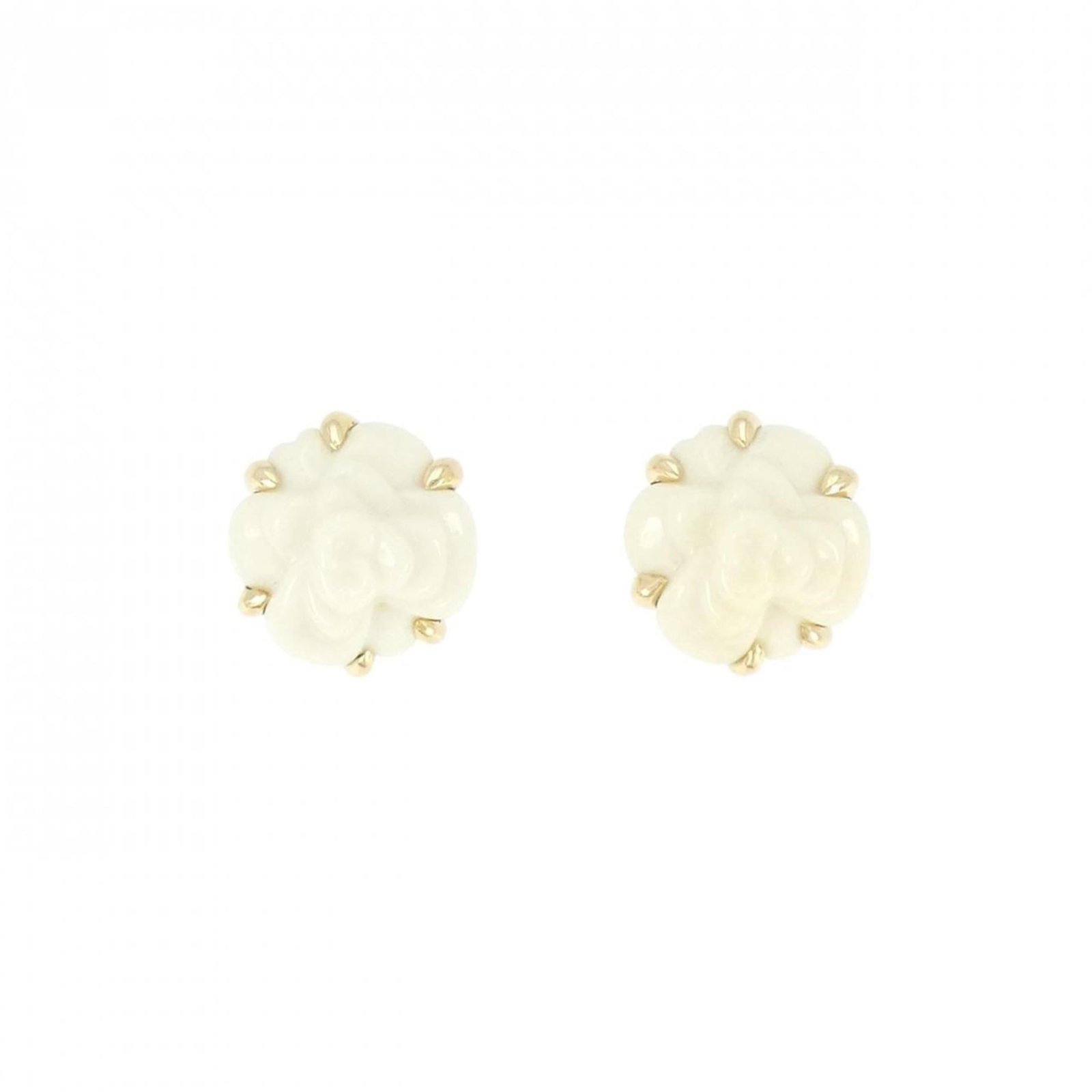 Chanel gold earrings yellow stud.: Chanel gold earrings yellow stud. Elevate your everyday look with these beautiful Chanel yellow gold stud earrings, crafted from 18K yellow gold and featuring a classic stud design that adds a touch o