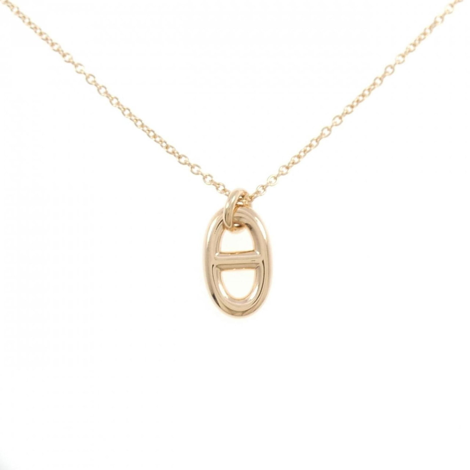 Hermes Farandole is a necklace.: Hermes Farandole is a necklace. A delicate 18K pink gold necklace featuring a 14mm x 8.6mm pendant, this Hermes Farandole is a subtle yet elegant accessory for women. With a comfortable neck