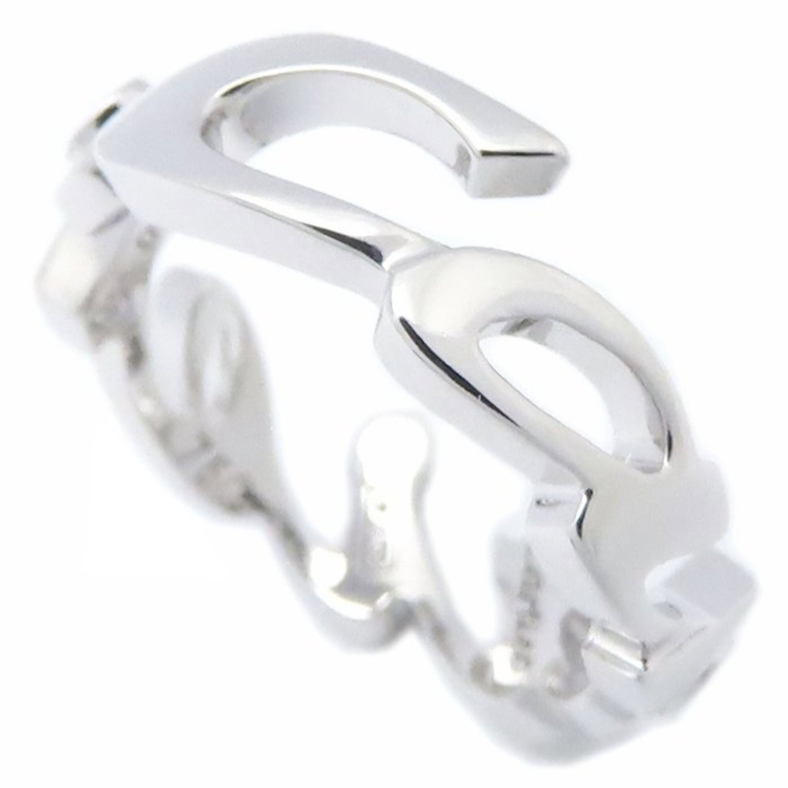 Cartier white gold ring band: Cartier white gold ring band A Cartier white gold ring band with 18K material and a size of US 5.5, this band is made from high-quality white gold and offers a sleek, sophisticated look. In near-mint