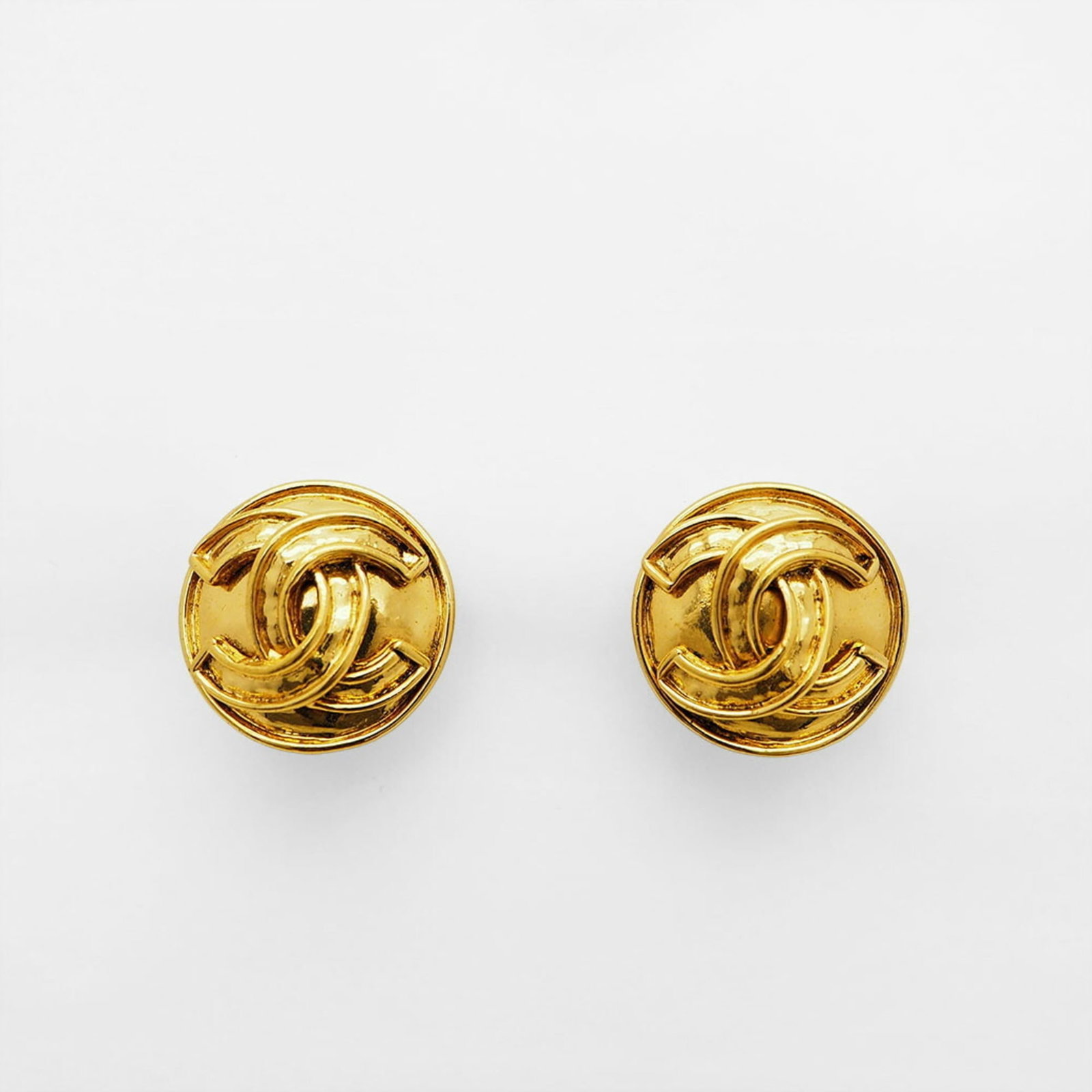 CHANEL 94P Vintage Round Coco Earrings Gold Border Logo (1 of 10)