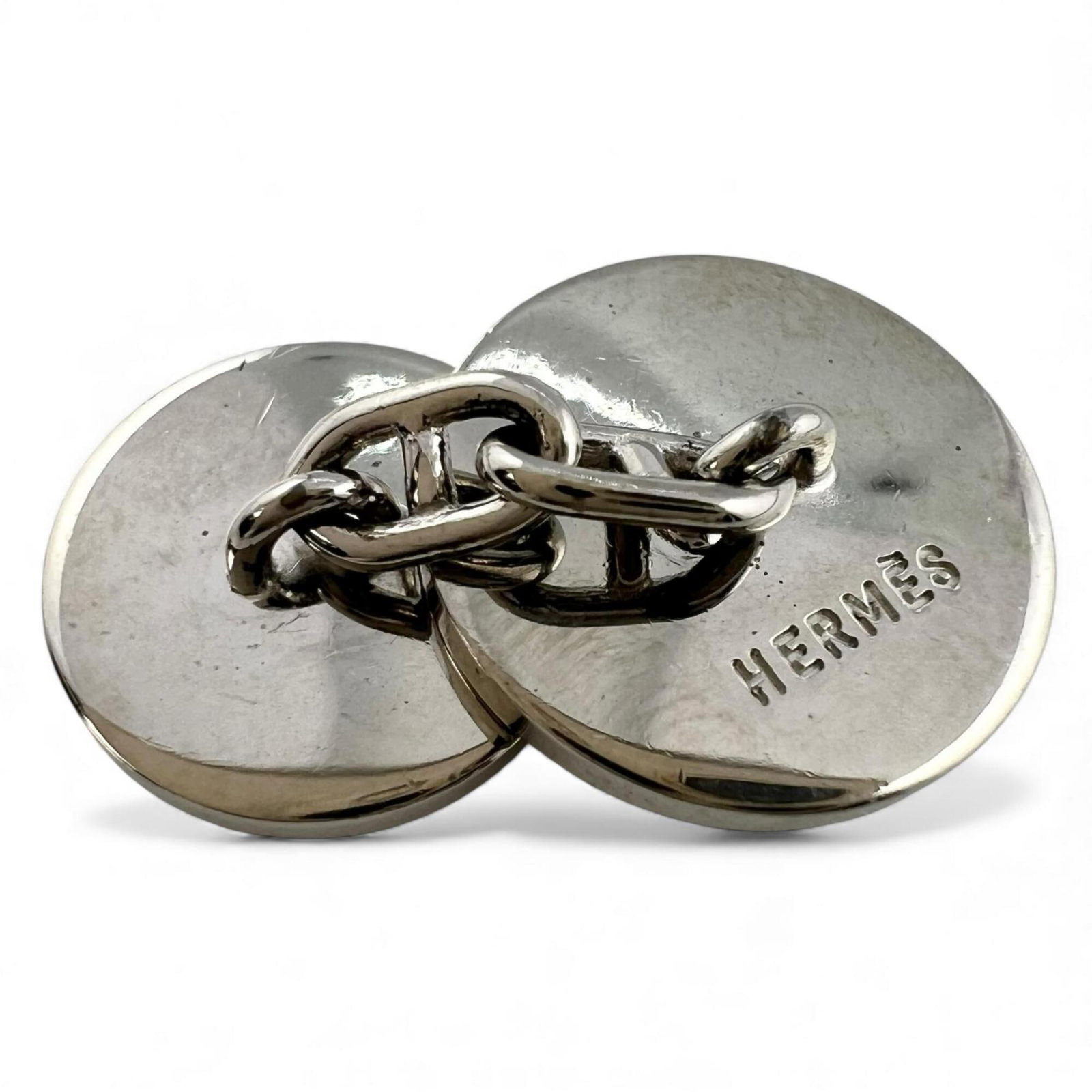 Hermes is a button with enamel. - 4