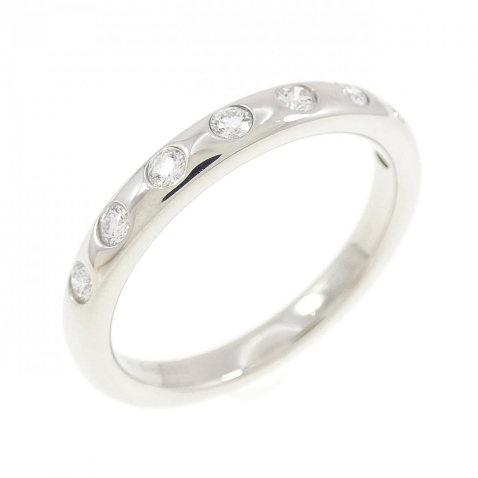 Tiffany Band Ring Platinum 950: Tiffany Band Ring Platinum 950 A stunning Tiffany band ring in platinum 950, this elegant piece features a diamond stone and is crafted from high-quality platinum. In excellent condition, with hardly