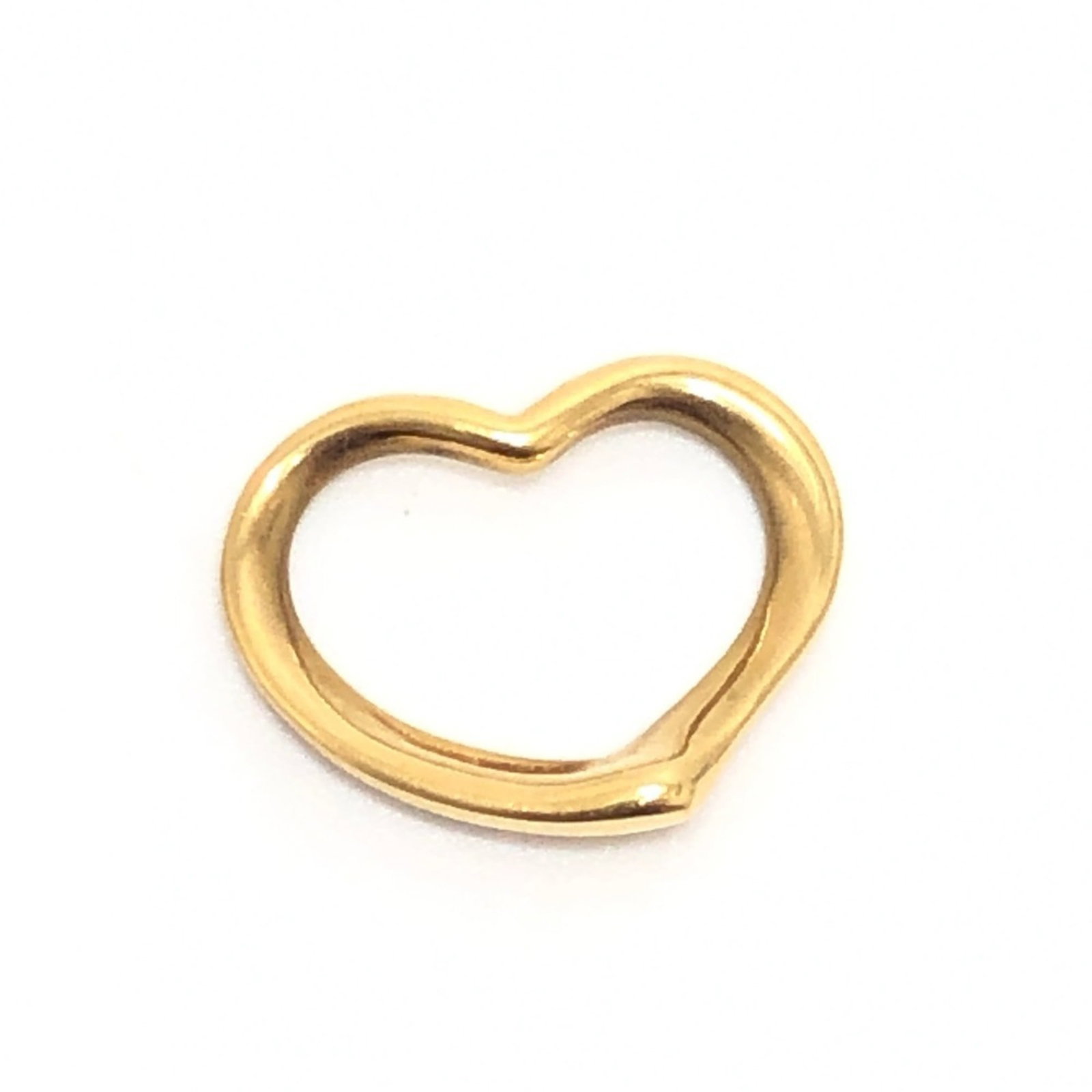 Women's Tiffany & Co. 18k Gold Open Heart Necklace Accessory Pendant Jewelry Top: Women's Tiffany & Co. 18k Gold Open Heart Necklace Accessory Pendant Jewelry Top A stunning 18k gold open heart necklace pendant from Tiffany & Co., showcasing the iconic brand's signature style.