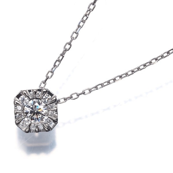 Platinum Diamond Vendome Necklace 0.14ct 0.08ct: Platinum Diamond Vendome Necklace 0.14ct 0.08ct A stunning platinum pendant necklace showcases two exquisite diamonds, one weighing 0.14ct and the other 0.08ct, set in high-quality 950 platinum