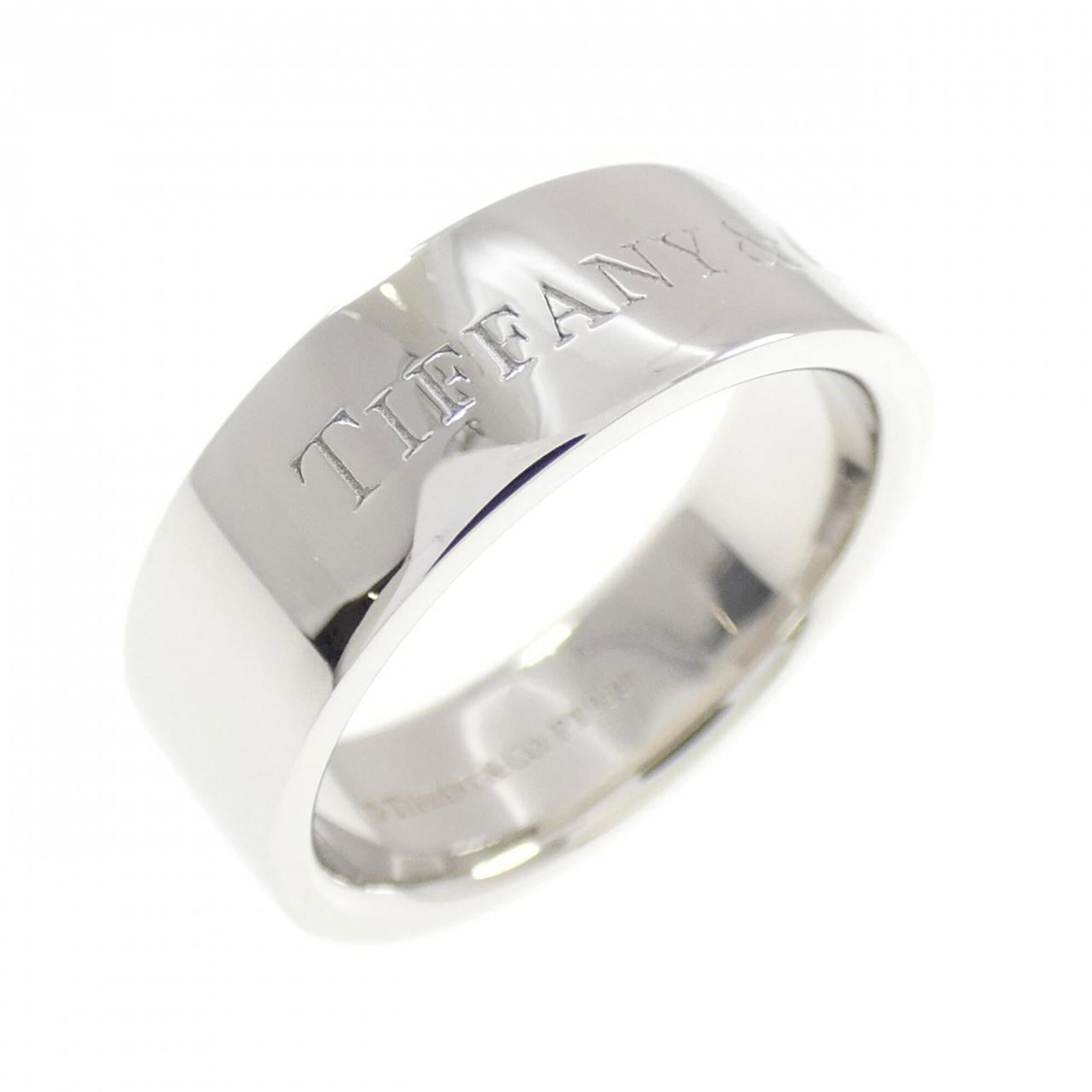 Tiffany Band Ring Platinum 950: Tiffany Band Ring Platinum 950 A stunning Tiffany band ring in platinum 950, this elegant piece boasts a sleek design that exudes sophistication. With its high-quality platinum construction and