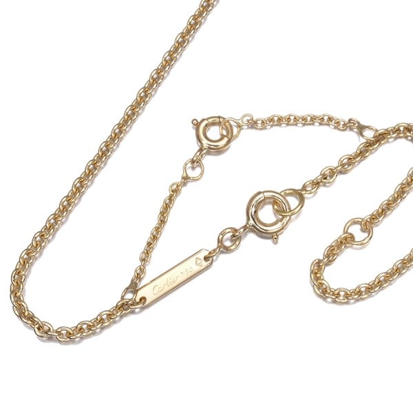 Cartier chain is a yellow gold necklace forsa 42cm 18k.: Cartier chain is a yellow gold necklace forsa 42cm 18k. A stunning 42cm yellow gold Cartier necklace, crafted from 18k metal, adds a touch of elegance to any outfit with its sleek chain design. This