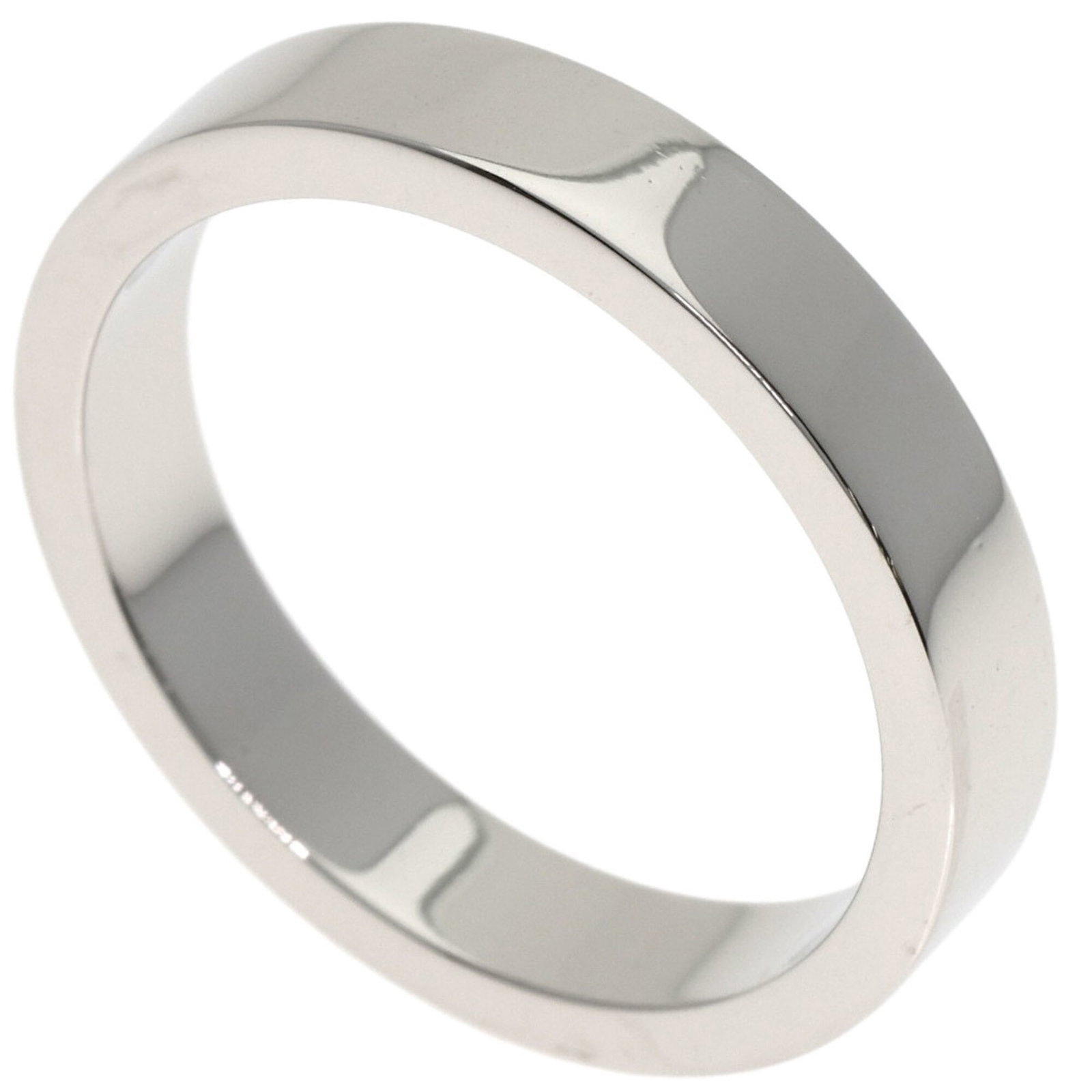 Bvlgari platinum band ring: Bvlgari platinum band ring A sleek Bvlgari platinum band ring in excellent condition, featuring a high-quality 950 platinum material and a classic design that exudes timeless elegance. With its