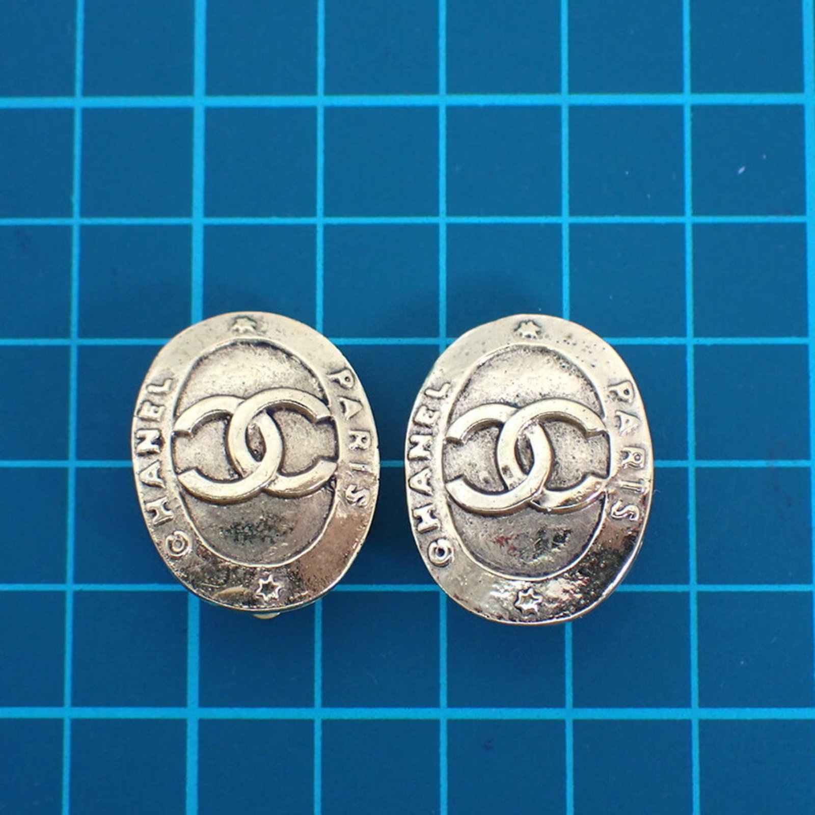 Earrings by Chanel - 8