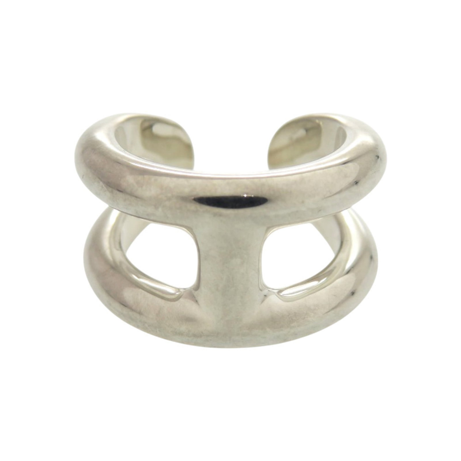 Silver band ring from Hermes.: Silver band ring from Hermes. A sleek and sophisticated silver band ring from renowned luxury brand Hermes, crafted with 925 sterling silver for durability and shine. This pre-owned, like-new conditio
