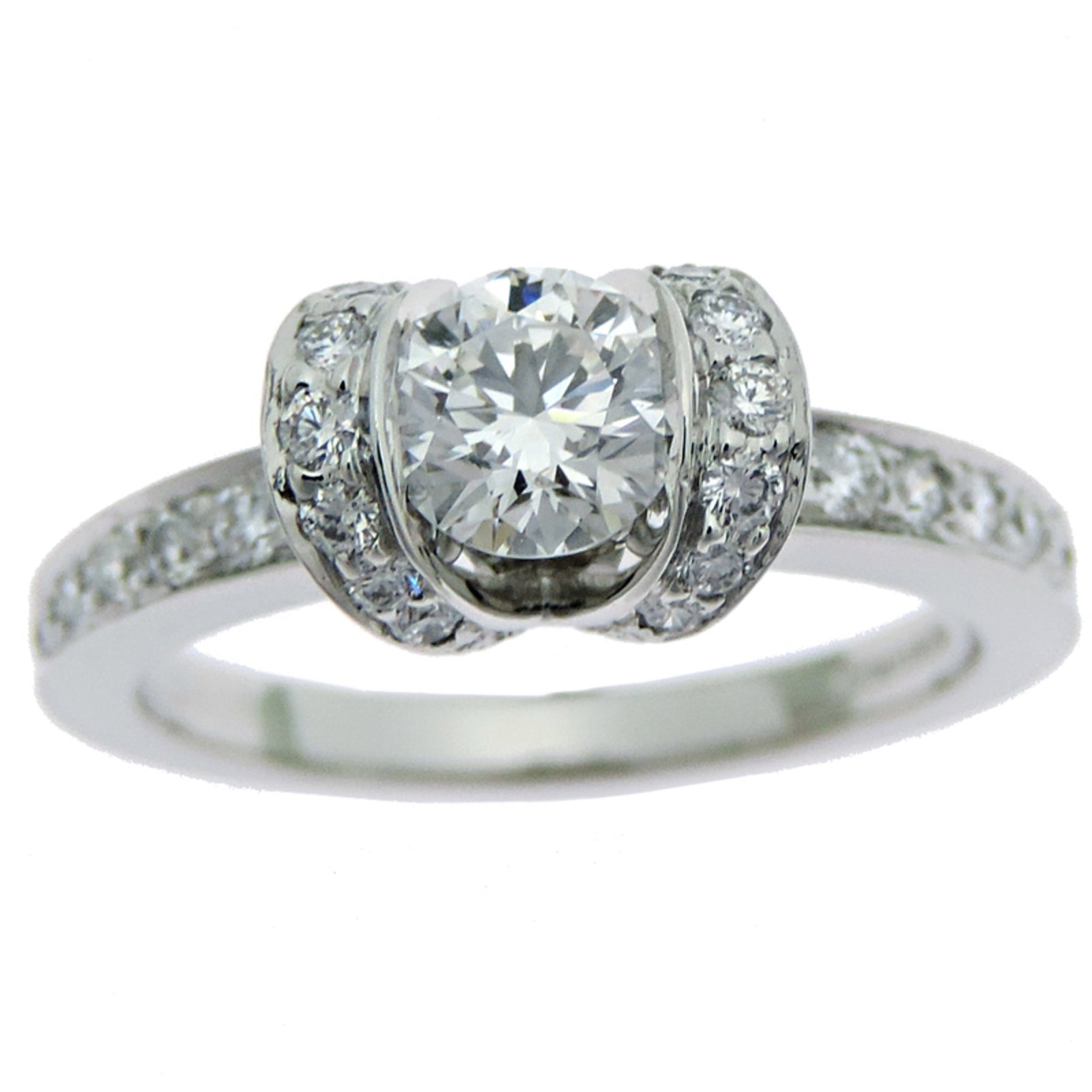 Tiffany Band Ring Platinum 950: Tiffany Band Ring Platinum 950 A stunning Tiffany band ring in platinum 950, this elegant piece features a diamond stone set on a sleek band design. With its classic style and luxurious material, it's