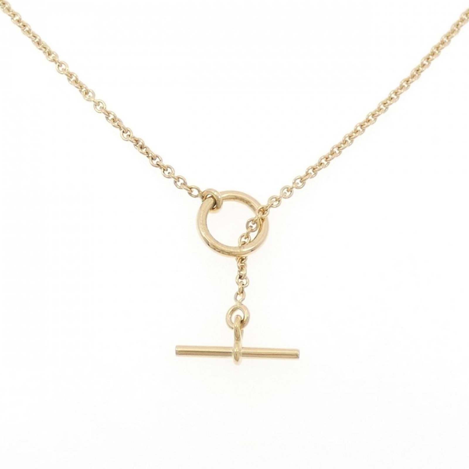 Hermes Chaine d'Ancre Necklace: Hermes Chaine d'Ancre Necklace A luxurious yellow gold (18K) pendant from the iconic Herm?s brand adorns this elegant Chaine d'Ancre necklace, showcasing a refined 6.9mm x 17mm design. The 41 cm /