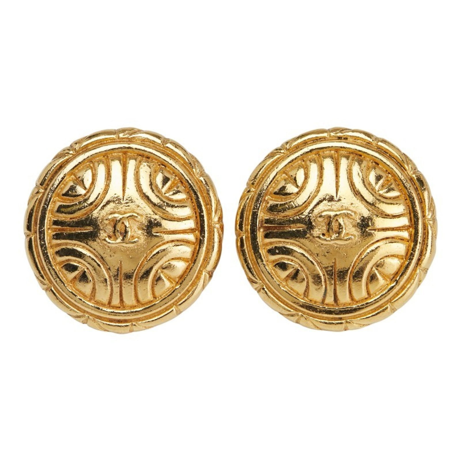 Earrings by Chanel: Earrings by Chanel Authentic Chanel clip earrings in gold finish, featuring the iconic brand's signature style. With a subtle 1.26'' x 1.25'' size and a classic design, these earrings are a timeless